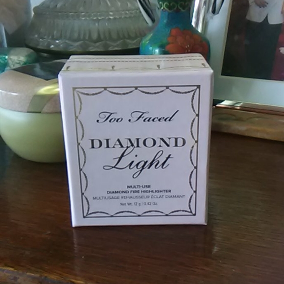 Too Faced Diamond Highlighter - Picture 3 of 5